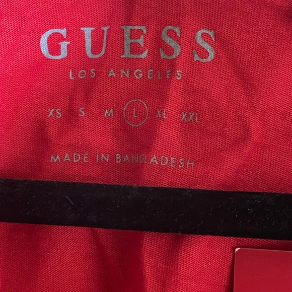 Sz L men Guess sleeveless tank top NWT red with guess design - Picture 4 of 7